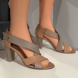 VIA VAI Leather Elegant Tan and Gray Women's Heels Sz 8.5 like new